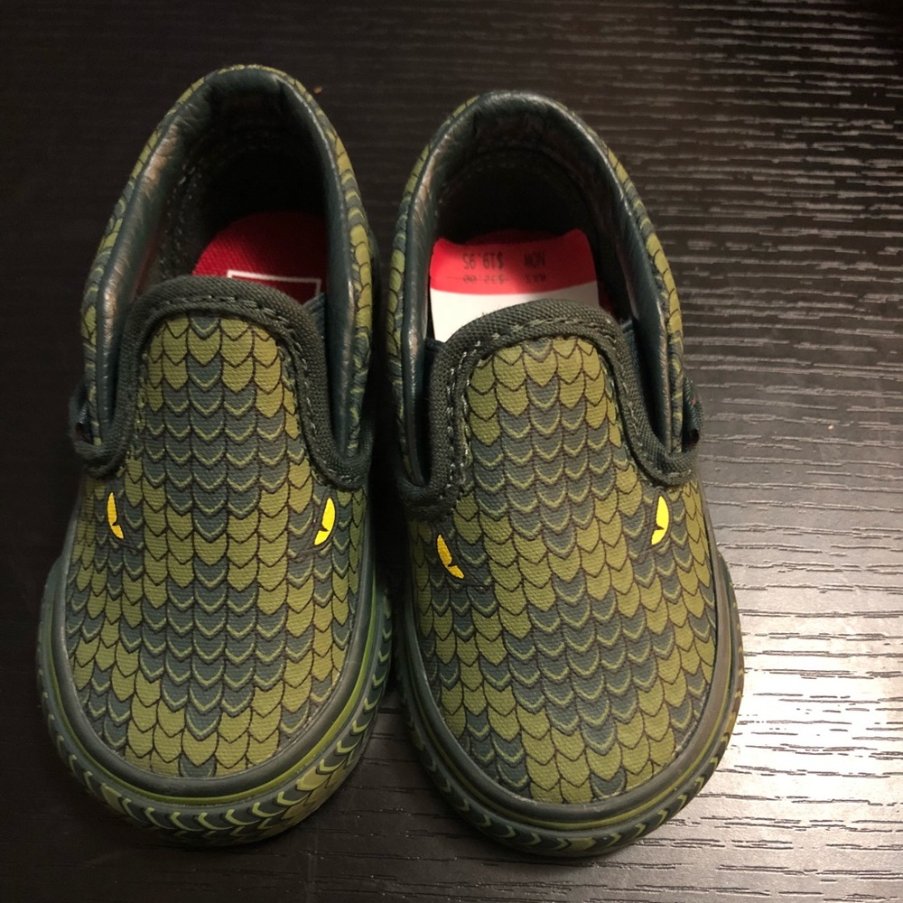 NWT infant Reptile Vans